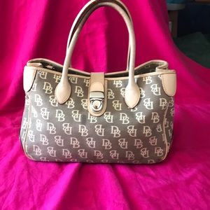 Dooney & Bourke purse. Good condition
